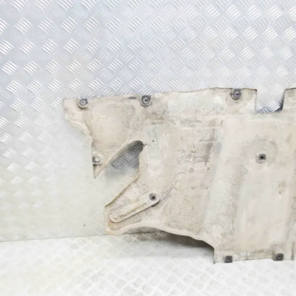 Bakre centrala underkåpa TESLA 2019 image 5