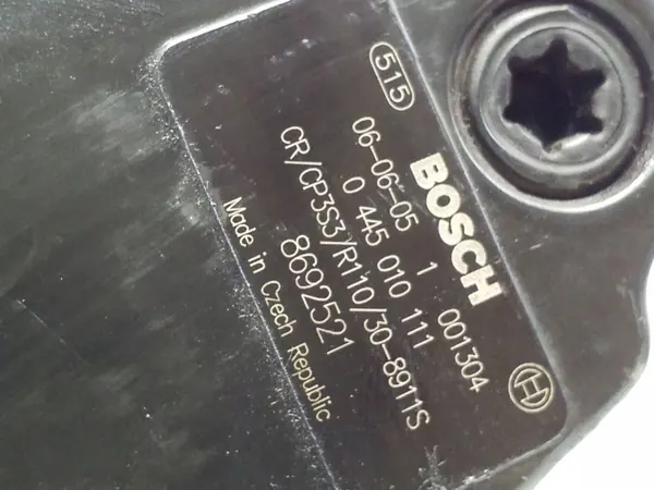 0445010111 Pompe à injection Volvo 2.4 image 5