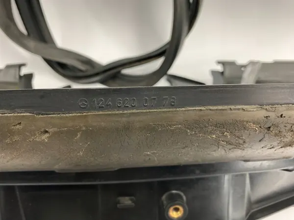Gebruikte Mercedes W124 complete ruitenwisserarm OEM PODSZYBIE/SDV10368 image 9