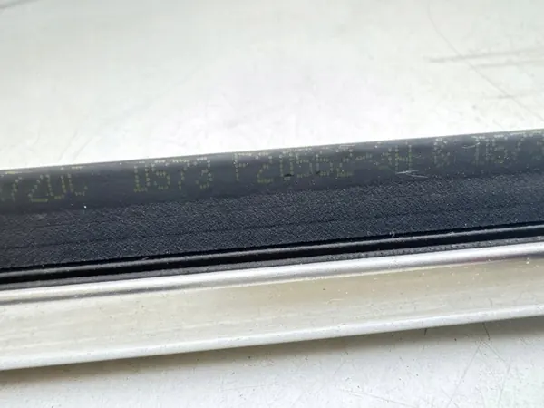Joint de vitre arrière Ford OEM DS73F205623H image 3