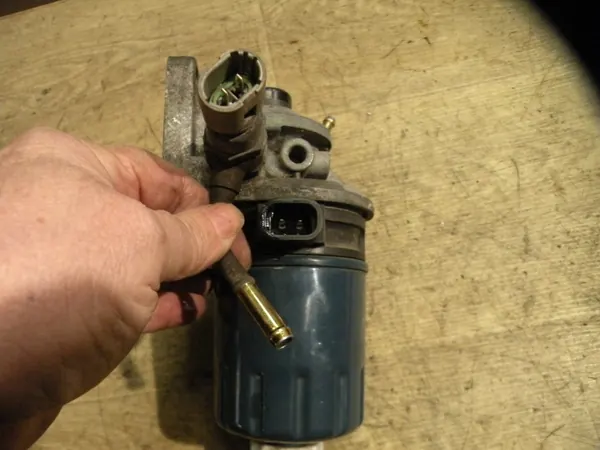 Kraftstofffiltergehäuse OEM S40 1.9 DCI - Gebraucht image 4