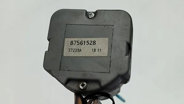 Chave de ignição Case Puma 225 OEM 87561528 - Usada image 5