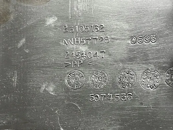 O2 CADILLAC ESCALADE IV 2014 - KÄNNYKKÄLAATIKKO 23105162 image 3