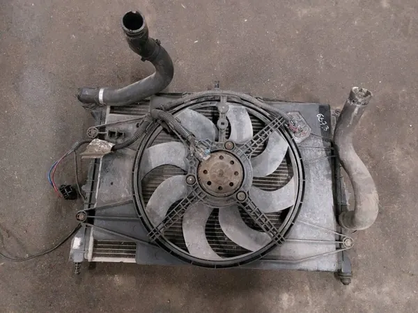 Radiator & Ventilator Set Alfa Romeo GT OEM 456465654 image 2