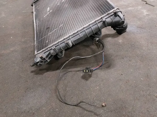 Radiator & Ventilator Set Alfa Romeo GT OEM 456465654 image 4