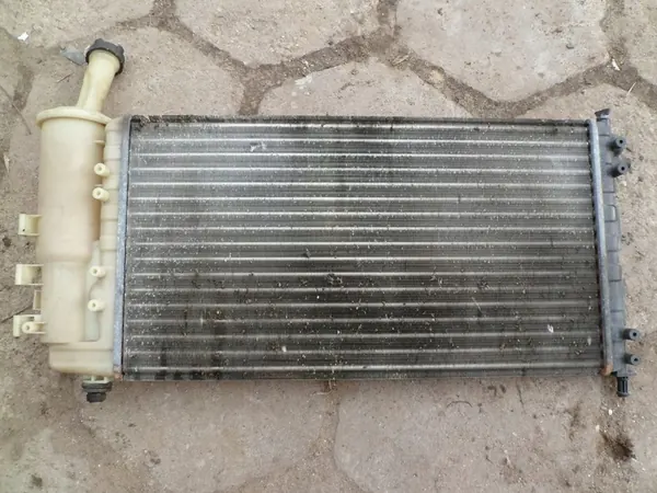 Radiador de agua Fiat Punto 2 1.2 8V 1.2 16V VALEO image 3