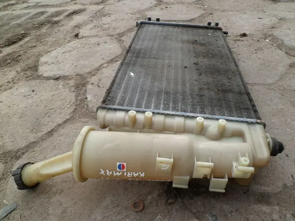 Radiador de agua Fiat Punto 2 1.2 8V 1.2 16V VALEO image 4