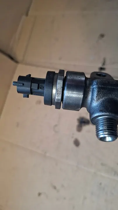 Tuyau distributeur de carburant Bosch 0 445 224 062 image 3