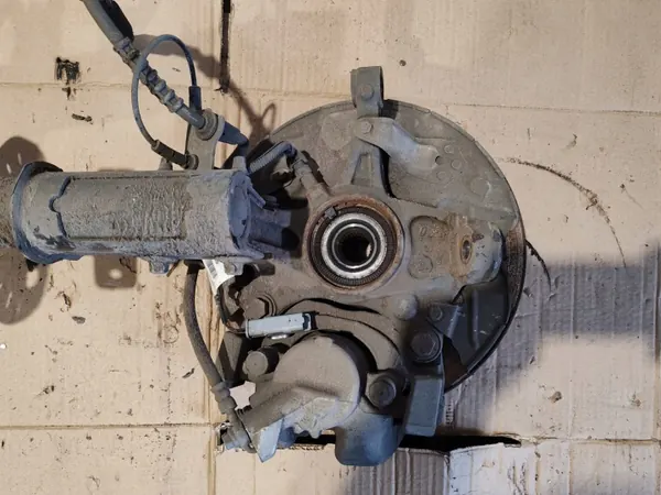 Peugeot 3008 II Voor Rechter Demper OEM 9819718680 image 4