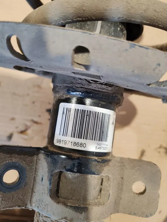 Peugeot 3008 II Voor Rechter Demper OEM 9819718680 image 5