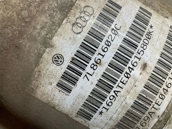 Audi Q7 Taka-oikea ilmaiskutin OEM 7L8616020C image 3