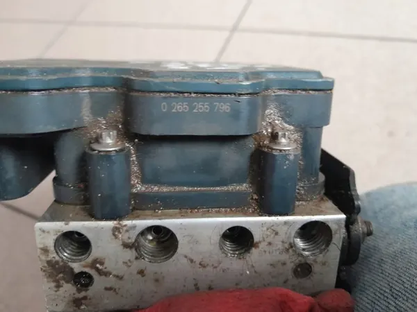 Ford F150 ABS-rempomp OEM FL34-2C405-BA image 4