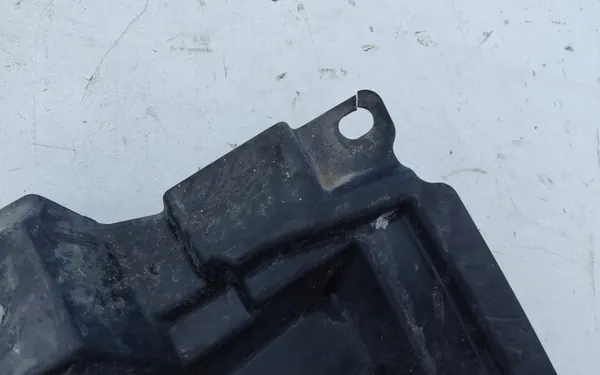 Motoröverdrag Höger Toyota Yaris III Lift 14-20r. OEM 51441-0d231 image 3