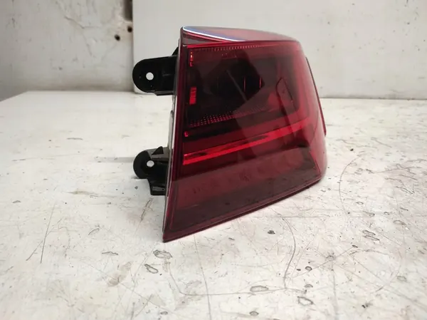AUDI A6 C7 LIFT 14- Luz trasera derecha Sedan image 3