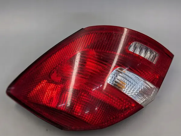 SKODA FABIA II 2 Lámpara Trasera Derecha 5J6945096A Hatchback image 2