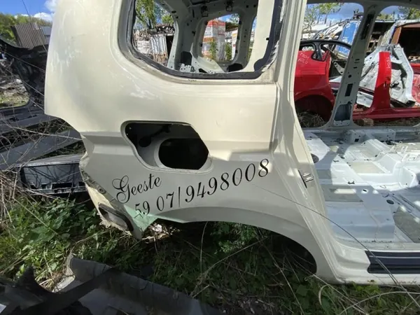 Achter rechter spatbord OEM 253593 voor VW Touran 2018 image 2