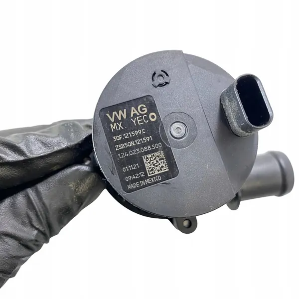 Vattenpump Audi Q3 F3 2022 image 7
