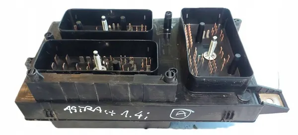 Caixa de fusíveis Opel Astra H 1.4 image 3