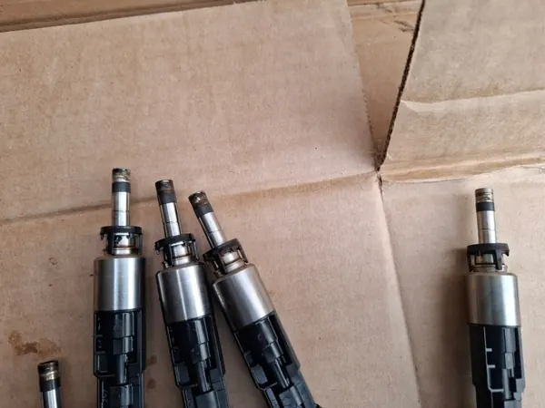 Inyector gasolina OEM 0P2906036C para Lamborghini Urus image 4