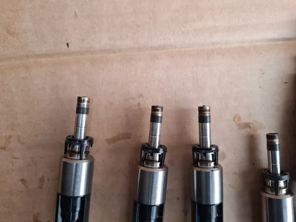 Inyector gasolina OEM 0P2906036C para Lamborghini Urus image 5
