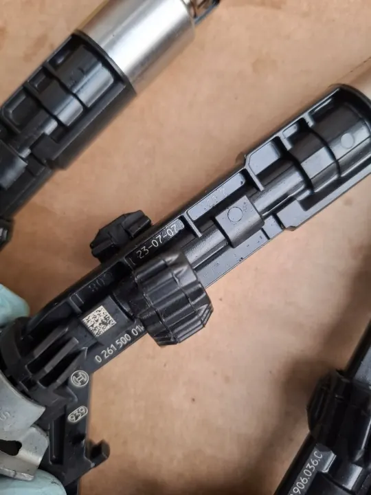 Inyector gasolina OEM 0P2906036C para Lamborghini Urus image 6