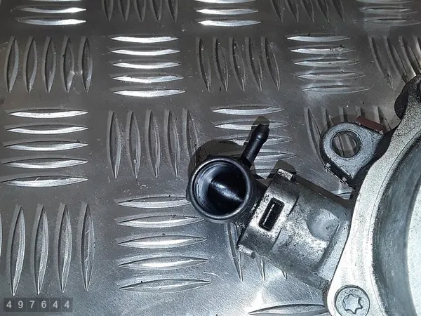 Pompe à vide de frein Renault Laguna 2011 image 7