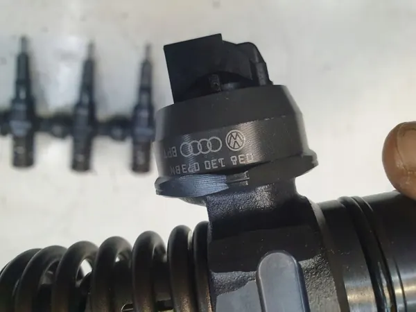 Injecteur Diesel Bosch OEM 0414720313 Occasion image 3