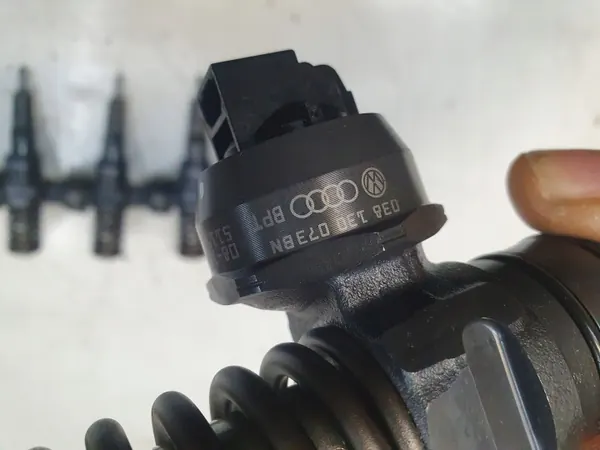 Injecteur Diesel Bosch OEM 0414720313 Occasion image 4