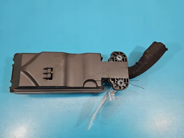Jaguar XE sulakekotelo OEM GX73-14A067-EA Käytetty image 4