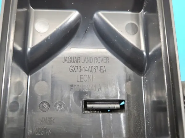 Jaguar XE sulakekotelo OEM GX73-14A067-EA Käytetty image 6