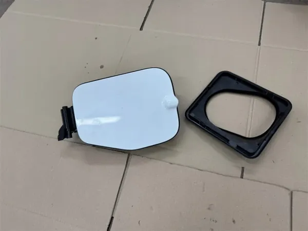 Kraftstoffklappe OEM R2X6S405B84-A für Ford Courier MK3 image 3