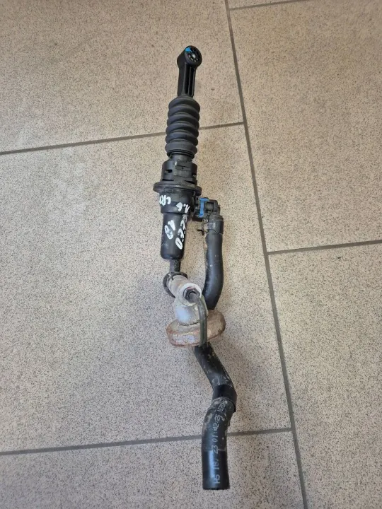 Kia Kopplingsslavcylinder OEM 41600G4200 - Begagnad image 2