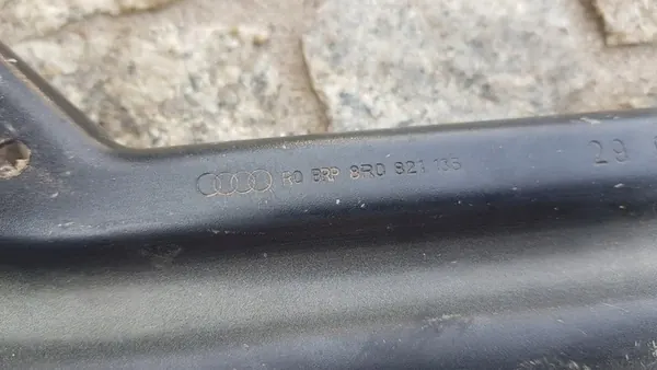 AUDI Q5 8R Höger skärm fäste OEM 8R0821136 image 4