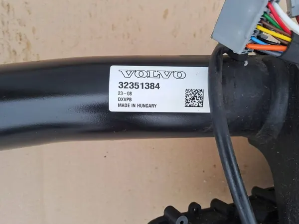Sähköinen taitettava hinauskoukku OEM 32351384 - Volvo XC60 II image 5