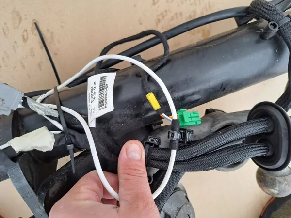 Sähköinen taitettava hinauskoukku OEM 32351384 - Volvo XC60 II image 7