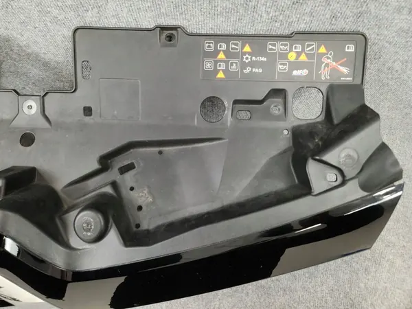 Bumper Grille Cover - Renault Captur 2013-2017 623102335R image 9