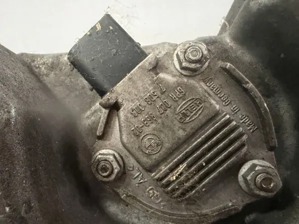 BMW Öljypärä OEM 7801367 X3 E83 3.0d/3.0sd-moottoreille image 3