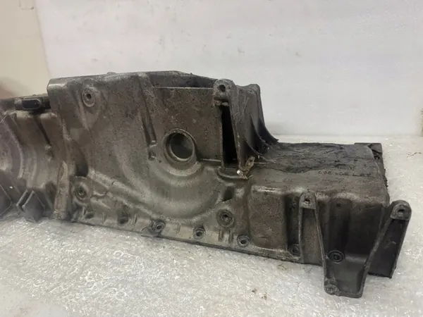 BMW Öljypärä OEM 7801367 X3 E83 3.0d/3.0sd-moottoreille image 6
