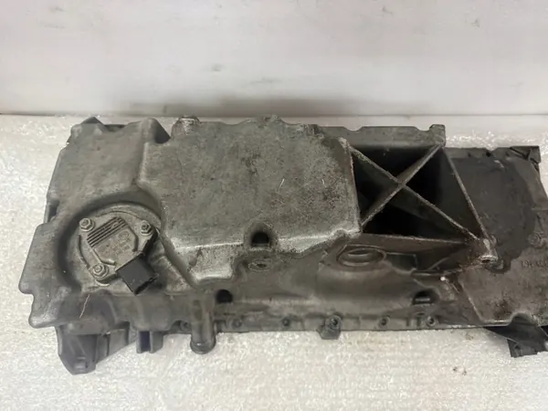 BMW Öljypärä OEM 7801367 X3 E83 3.0d/3.0sd-moottoreille image 7