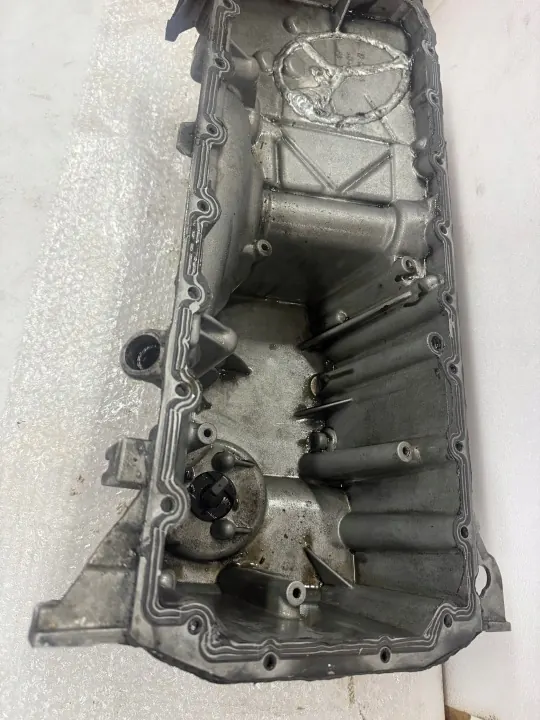 BMW Öljypärä OEM 7801367 X3 E83 3.0d/3.0sd-moottoreille image 8