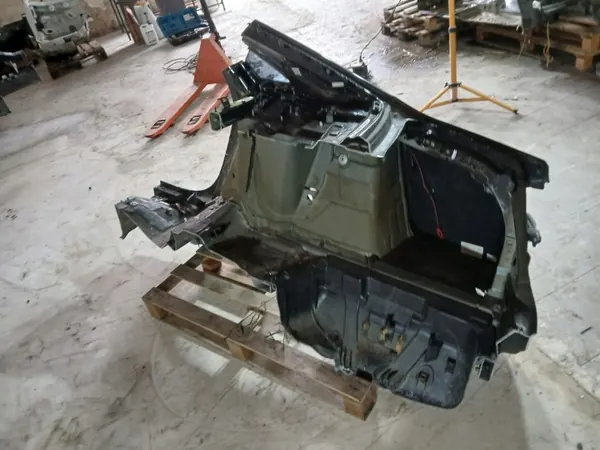 Audi A8 S8 D4 4H Lift Taka Oikea Lokasuoja LY9T image 4