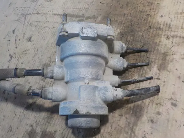 Válvula de aire DAF34 para DAF XF 105 - Pieza OEM image 2