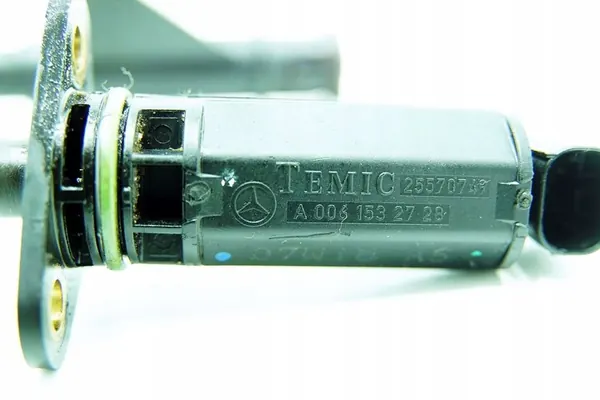 Oljesensor - Mercedes CL W216 S W220 600 5.5 V12 A0061532728 image 4