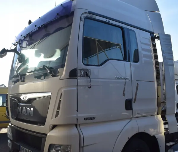 Koko ohjaamo MAN TGX XLX E6 440hv - Käytetty kunto image 2