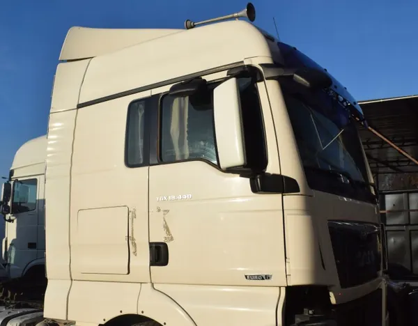 Koko ohjaamo MAN TGX XLX E6 440hv - Käytetty kunto image 3