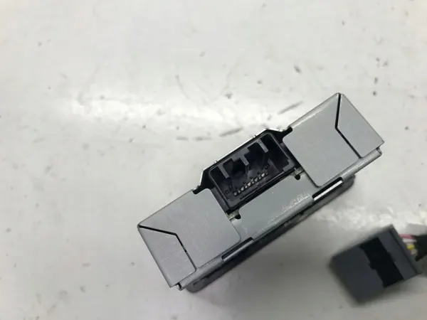 Port USB-C Honda ZR-V OEM 8A350-TJB-A013-M1 image 3
