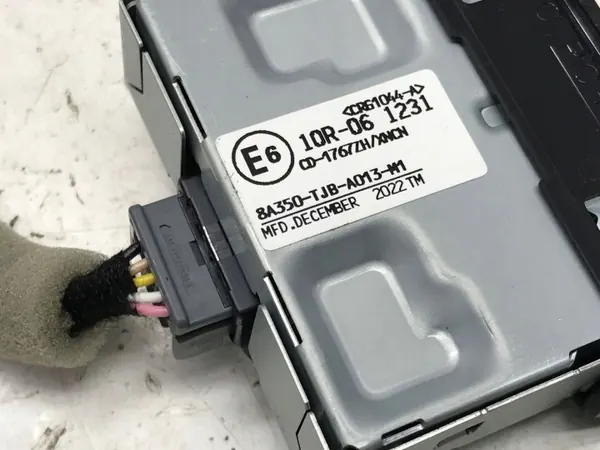 Port USB-C Honda ZR-V OEM 8A350-TJB-A013-M1 image 6