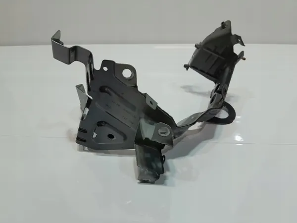 Audi Q7 4M0 höger framskärmsfäste OEM 4M0821162B image 2