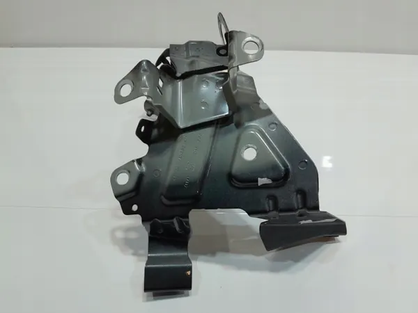 Audi Q7 4M0 höger framskärmsfäste OEM 4M0821162B image 3
