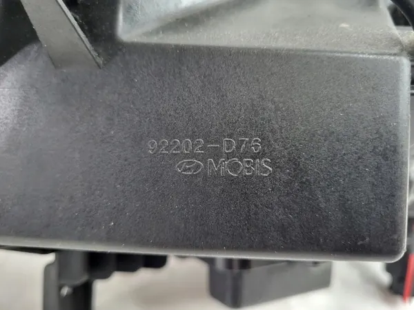 Faro Halógeno Derecho OEM 92202-D76 para Hyundai Tucson image 6